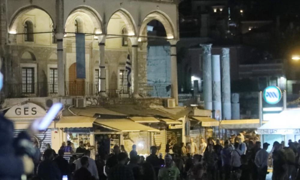 Κορονοϊός -«Ακορντεόν»: Το σχέδιο της ΕΛ.ΑΣ. στις πλατείες για τον συνωστισμό